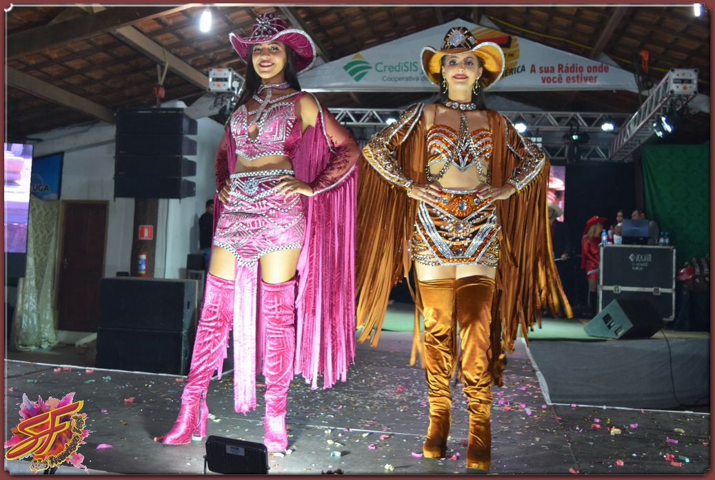 DESFILE DA RAINHA DA EXPOVALE 2019